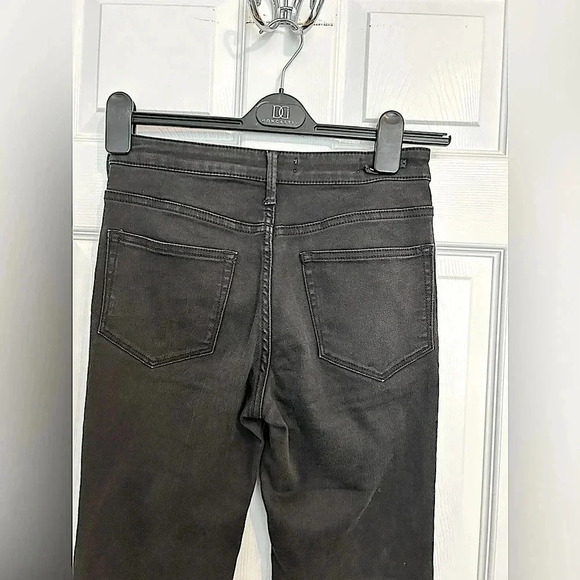 Pilcro Superscript Flare Black Jeans - Picture 4 of 12